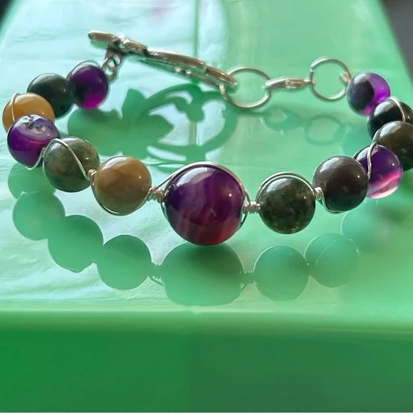 Hand Crafted Purple and African Agate 12 and 8 mm. Bracelet. New. - Picture 3 of 9